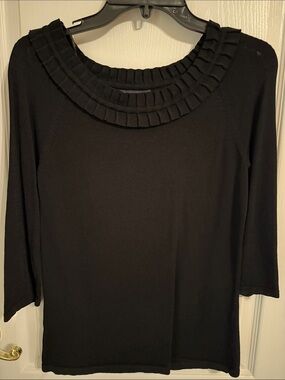 Jones New York Black Pleated Collar 3/4 Sleeve Top